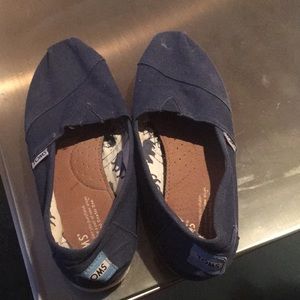 Toms